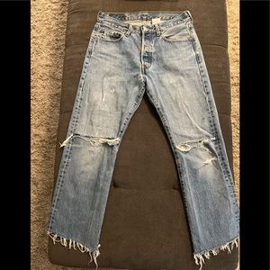 High Rise Vintage LEVIS, Stonewashed with rips, Fit Size 27/28